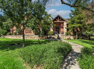 1900 Oak View Ct, Crossroads, TX 76227