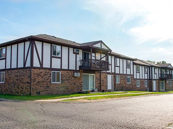 3rd image of 1029 Shagbark Ct APT 1F
