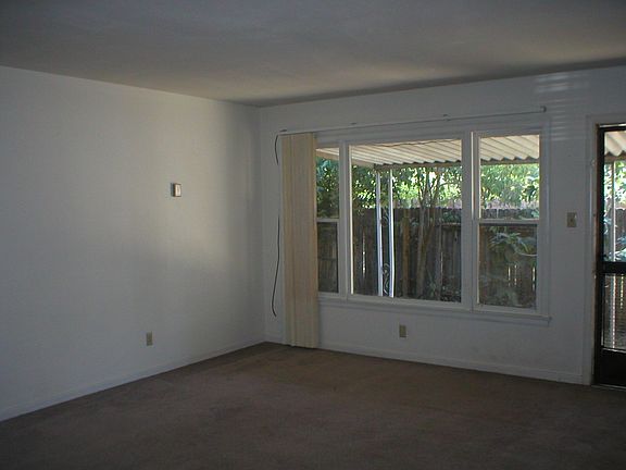 3rd image of 3514 Grant Park Dr