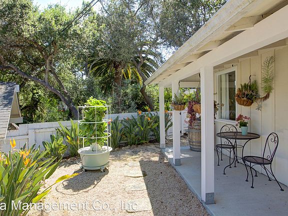 2nd image of 825 Las Palmas Dr