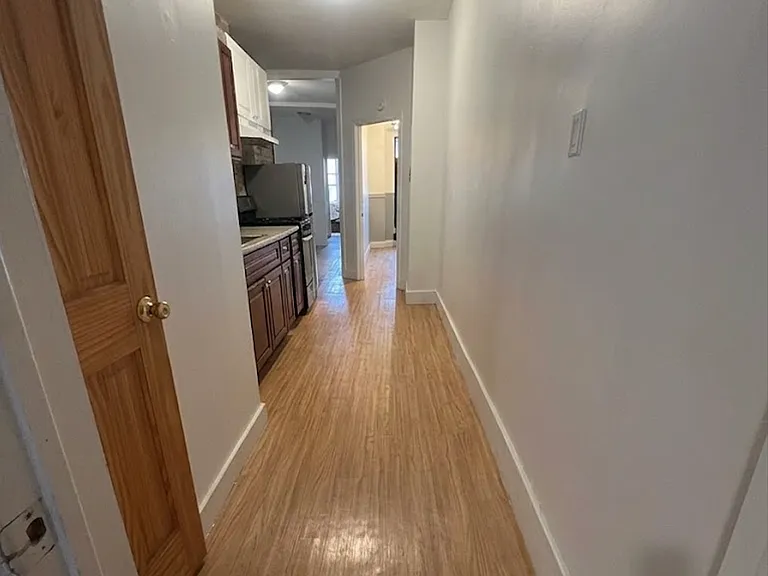 1348 Willoughby Ave #1R — Photo 6