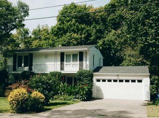 155 Point Bluff Dr, Decatur, IL 62521