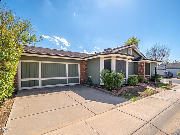 3rd image of 109 E CAMPO BELLO Drive