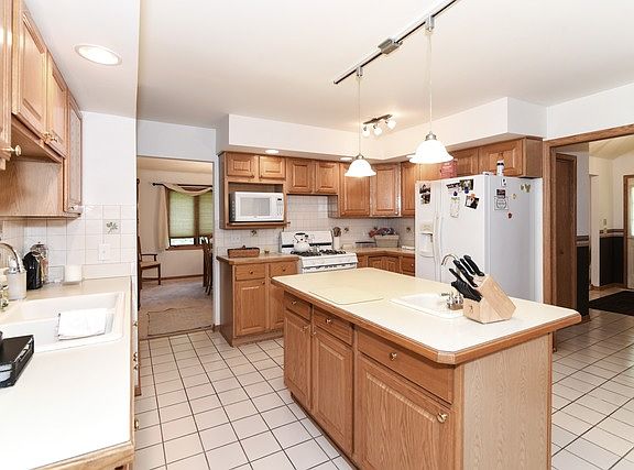 5th image of 13630 Pheasant Cir