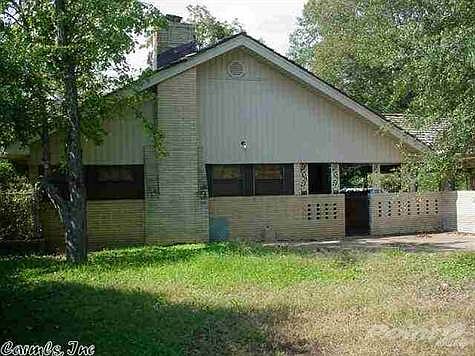 2nd image of 835 School St
