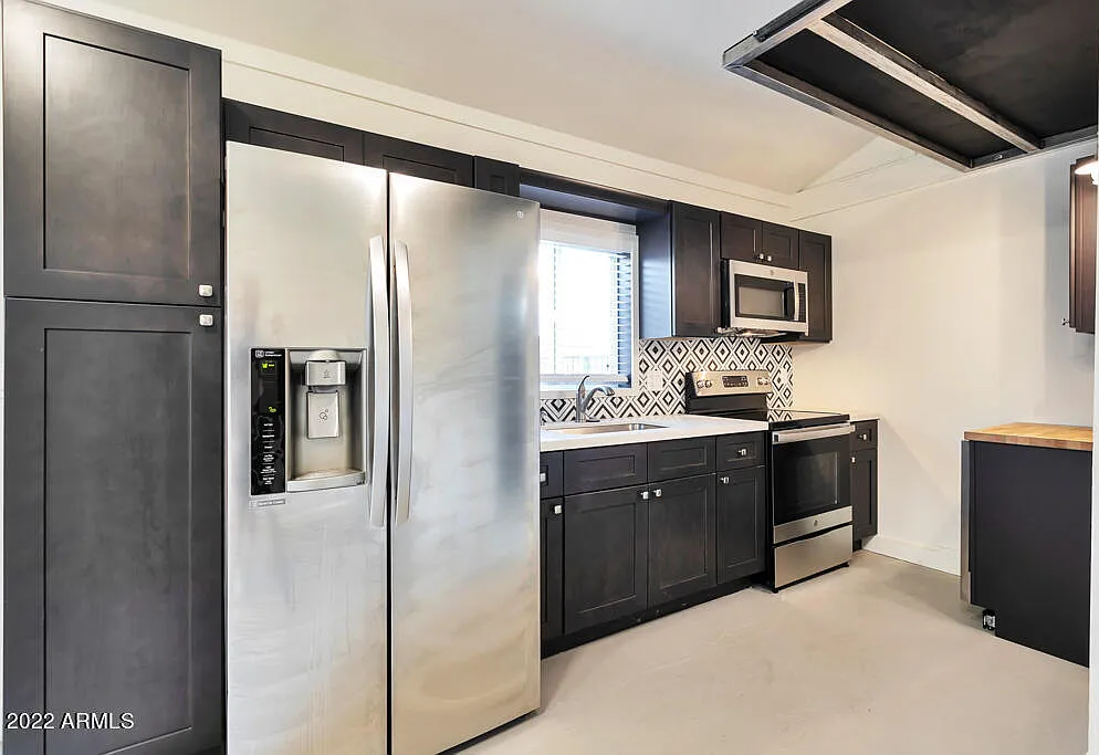 Studio, 1.0 bath, 384 sqft, $1,000 — Photo 3