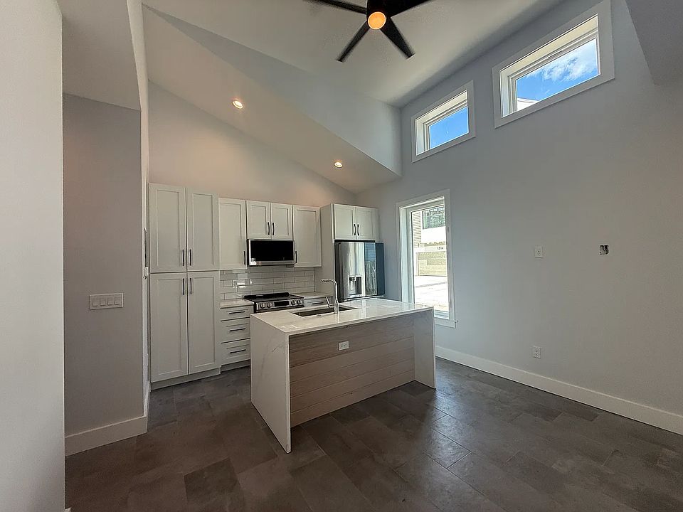 1st image of 121 12th Ave N #102