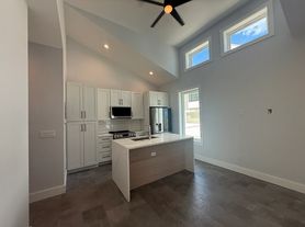 121 12th Ave N, Jacksonville Beach, FL