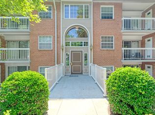 1921 Wilson Ln APT 203, Mc Lean, VA 22102