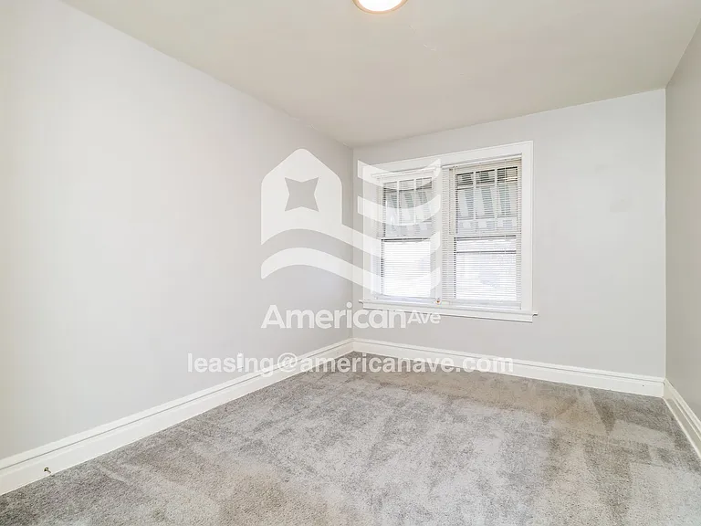 1143733_011_bedroom_14215437.jpg
