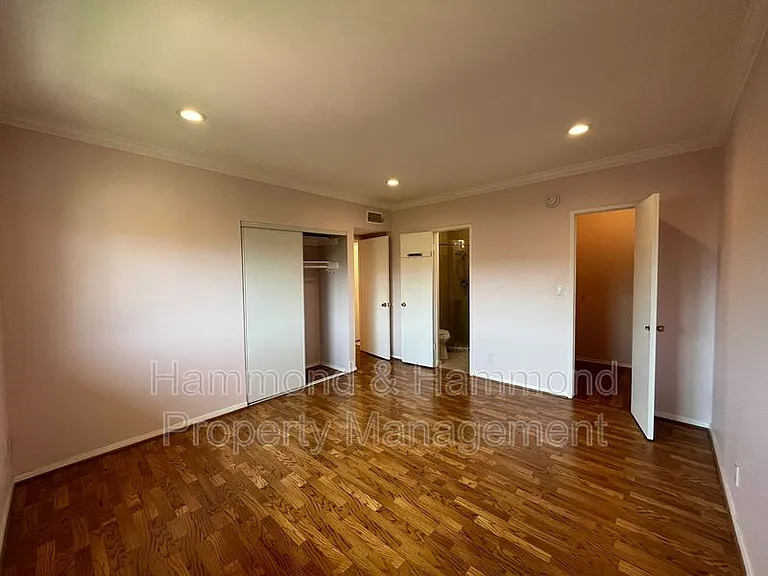 5400 Newcastle Ave #43 — Photo 12
