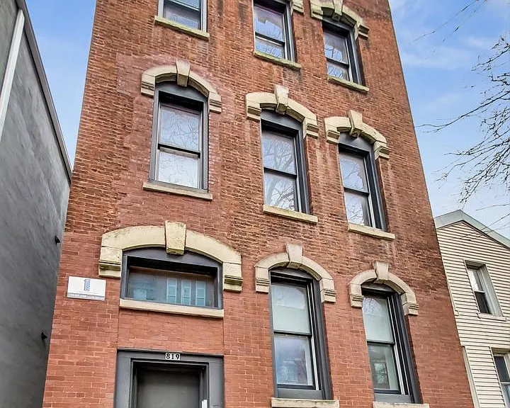 S Carpenter St — Photo 1