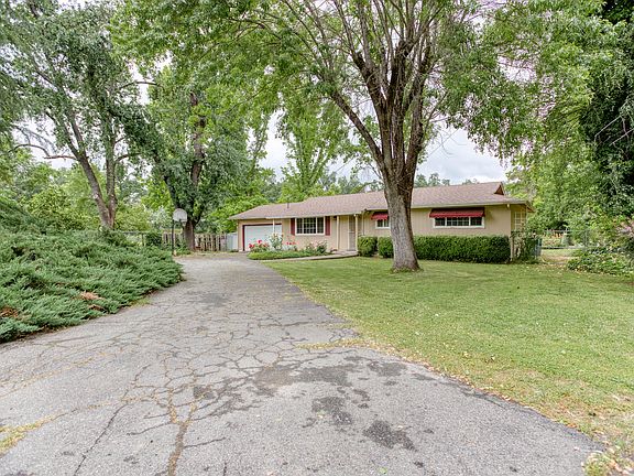 2nd image of 2880 Sacramento Dr