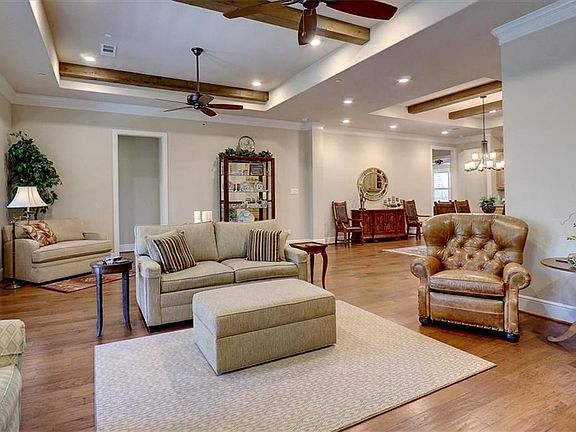 4th image of 425 Watermere Dr