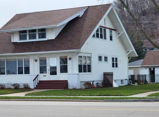 606 N Riverview St, Bellevue, IA 52031