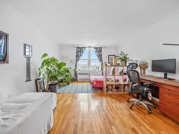 50-22 40th St APT 6C, Queens, NY 11104
