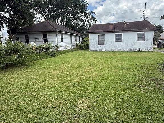 4th image of 1005 Ridgelake Dr