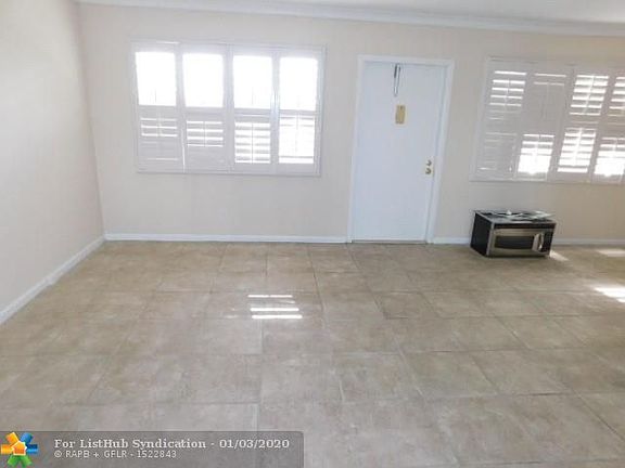 4th image of 452 Richmond Cres #F