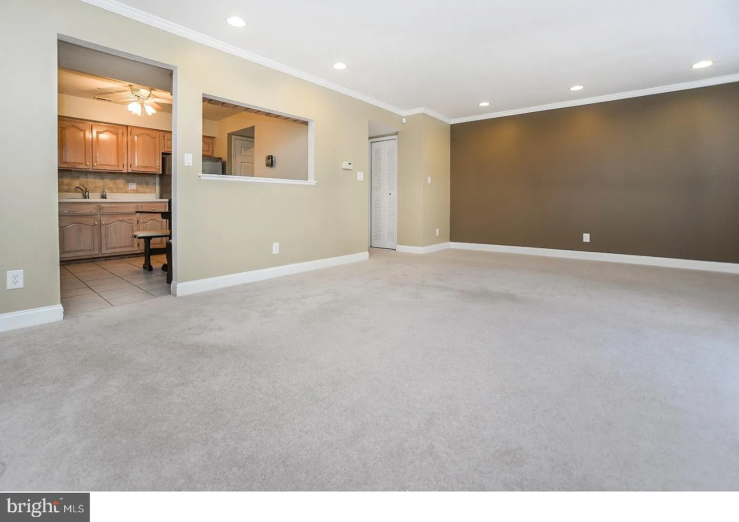 3 bed, 2.5 bath, 1869 sqft, $3,400 — Photo 4