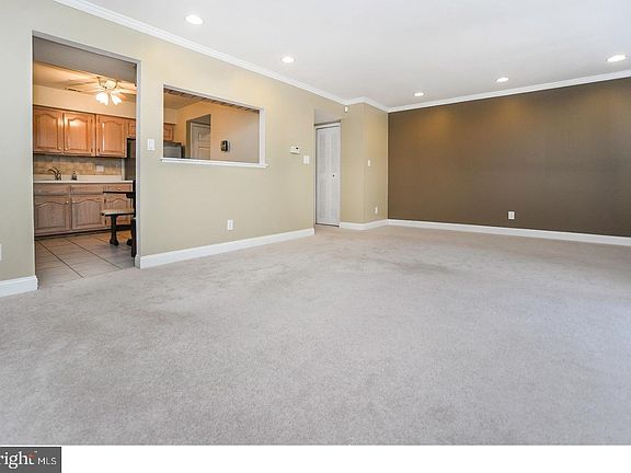 4th image of 102 Hazelwood Ln