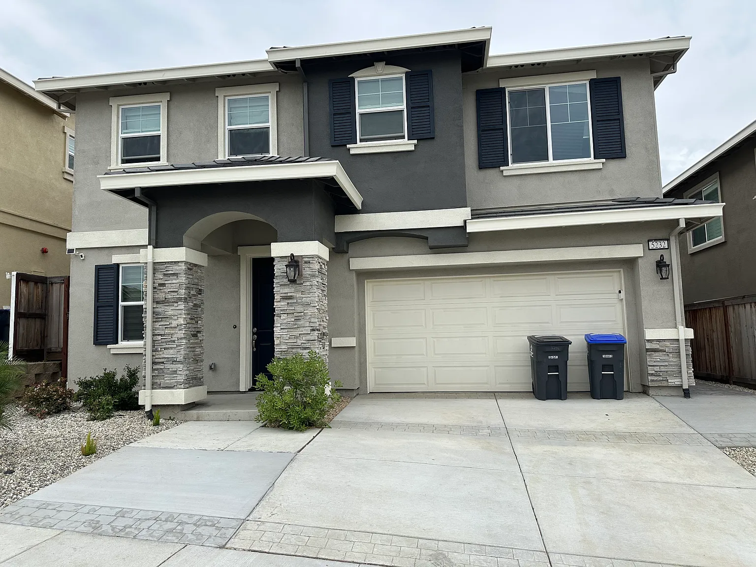 4 bed, 2.5 bath, 3000 sqft, $4,490 — Photo 2