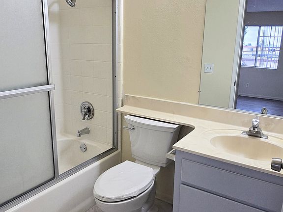 5th image of 15449 Nordhoff St APT 13