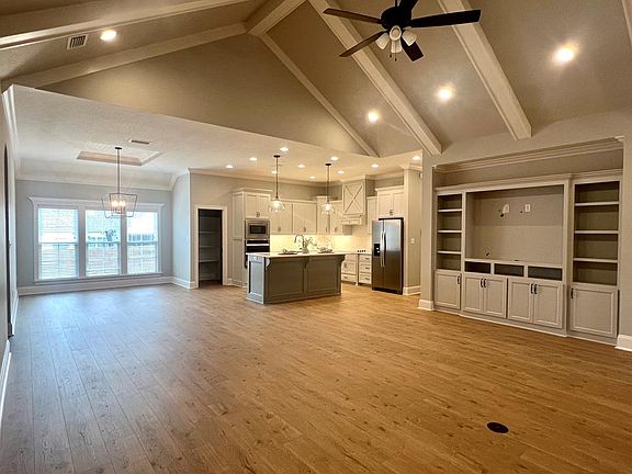 2nd image of 3037 Houser Way
