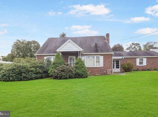 61 Valley St, Glen Rock, PA 17327