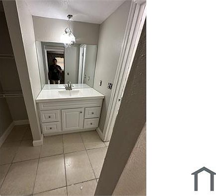 5th image of 8721 N 48th St #B