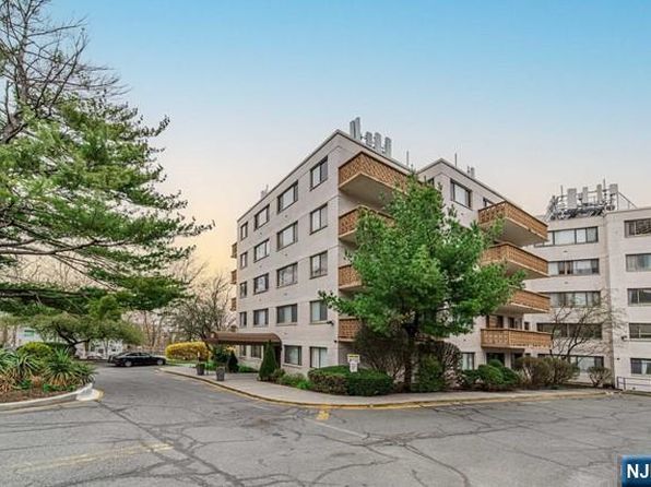1375 River Rd APT 3G, Edgewater, NJ 07020