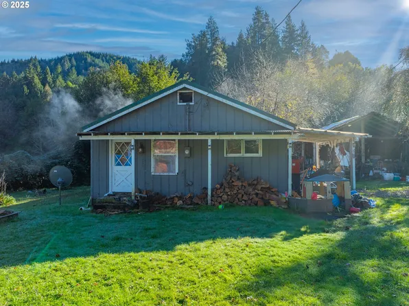 61565 Fairview Rd, Coquille, OR 97423