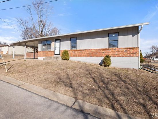 9311 Kenneth Pl, Saint Louis, MO 63132