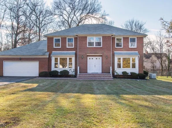 18 Nina Dr, East Hanover Twp., NJ 07936