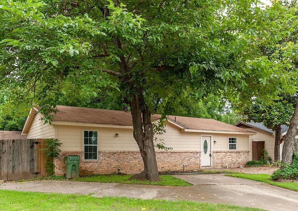1st image of 104 Helen Dr