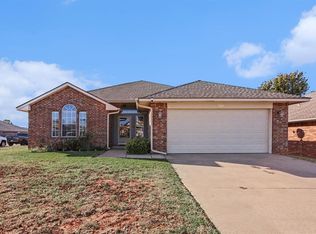 720 Shadowhill St, Norman, OK 73071