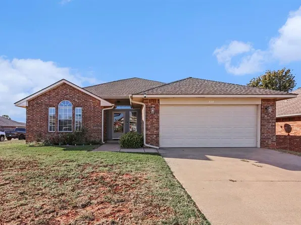 720 Shadowhill St, Norman, OK 73071