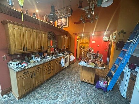 2nd image of 722 Superior Street