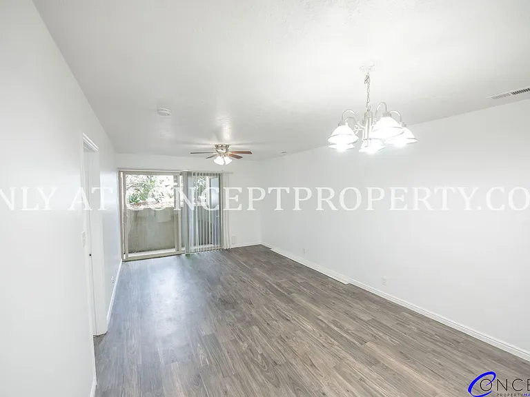 Foothill Terrace — Photo 288