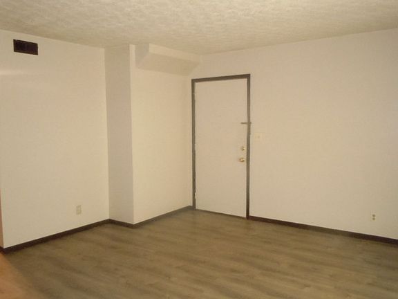 3rd image of 209 Anthony Dr APT A