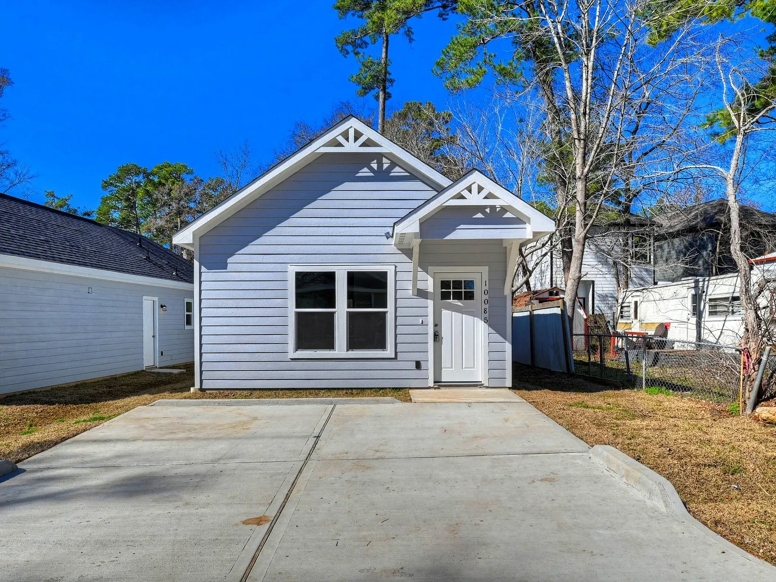 3 bed, 2.0 bath, 1000 sqft, $1,375 — Photo 1