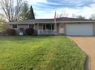 1647 Cormier Rd, Green Bay, WI 54313