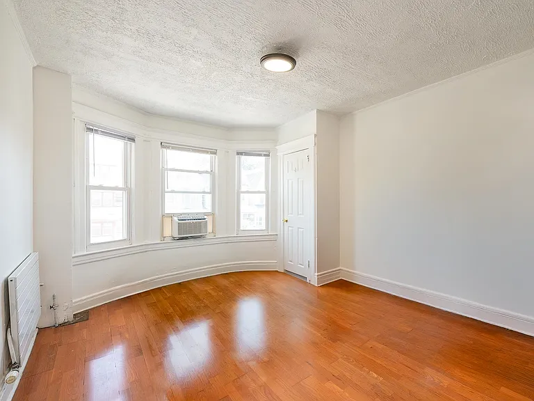 163 Jewett Ave — Photo 11