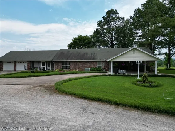 2901 N Badger Dr, Sallisaw, OK 74955