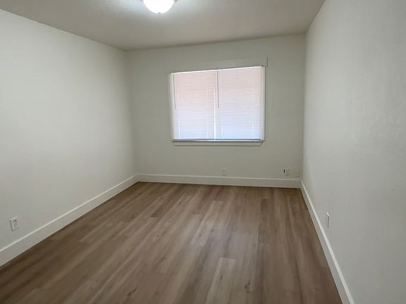 4th image of 1014 Turner St