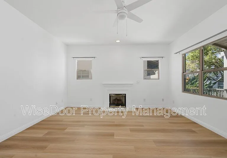 1087 Waterfall Way — Photo 11