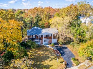 84 Wesleyan Rd, Smithtown, NY 11787