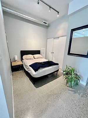 2nd image of 510 King St E