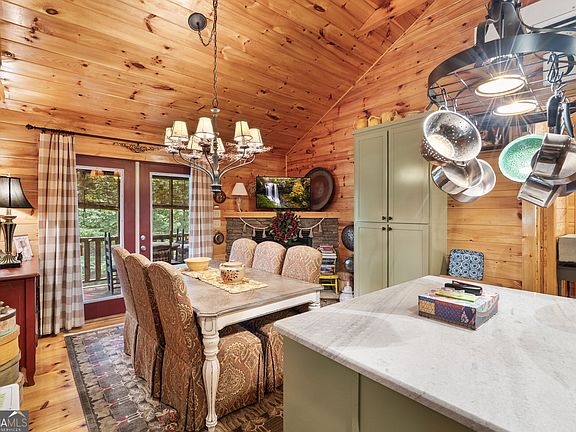 4th image of 75 Woodridge Trl