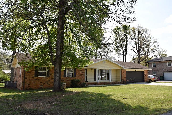 1st image of 8240 Oxford Dr