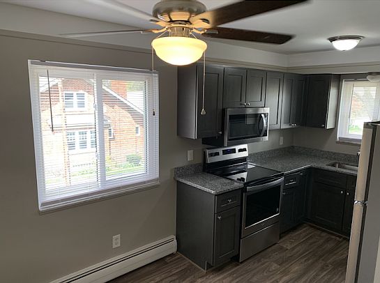 1st image of 101 N Holcomb Rd #11542473